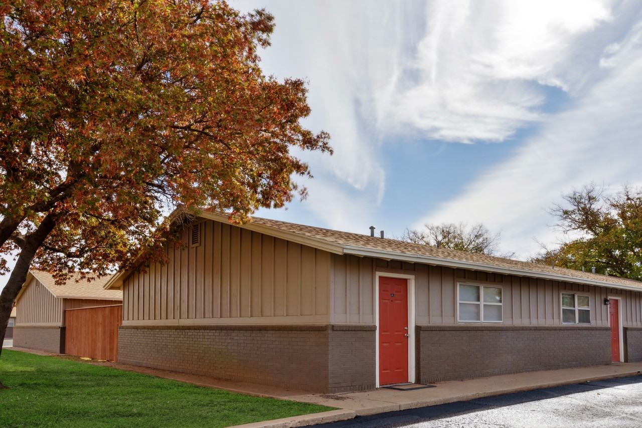 Oak Creek Apartments - Photo 3 of 25