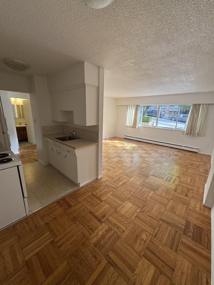 Crown Towers - Photo 2 of 10