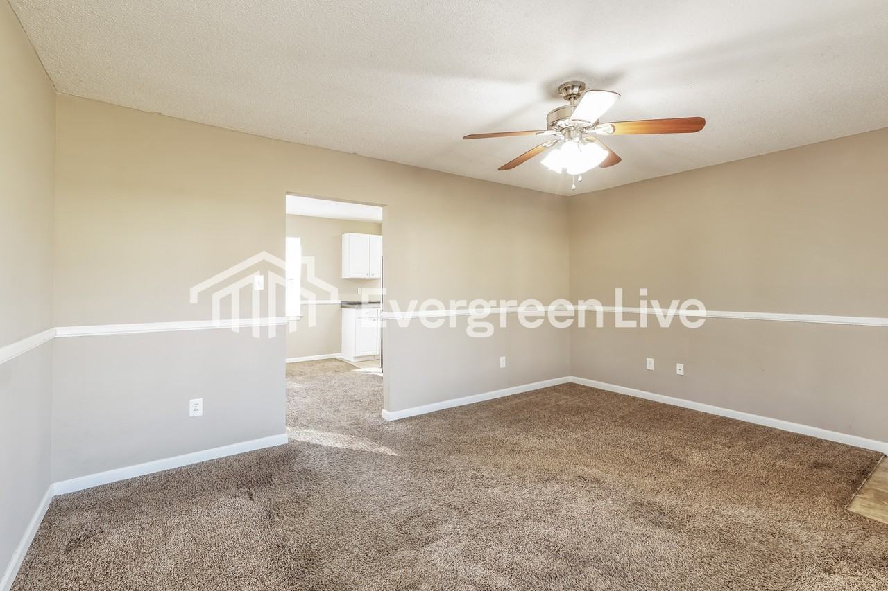 1151 Weston St - Photo 3 of 15