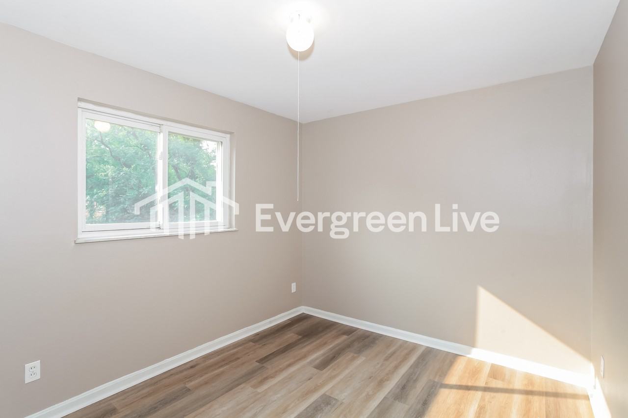 1135 Wendover Ct - Photo 5 of 15