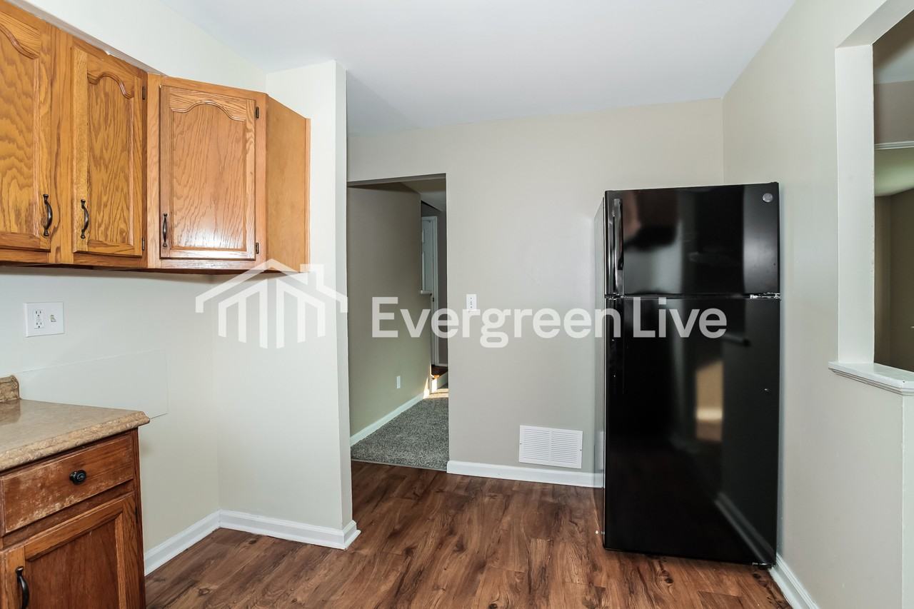1135 Wendover Ct - Photo 7 of 15