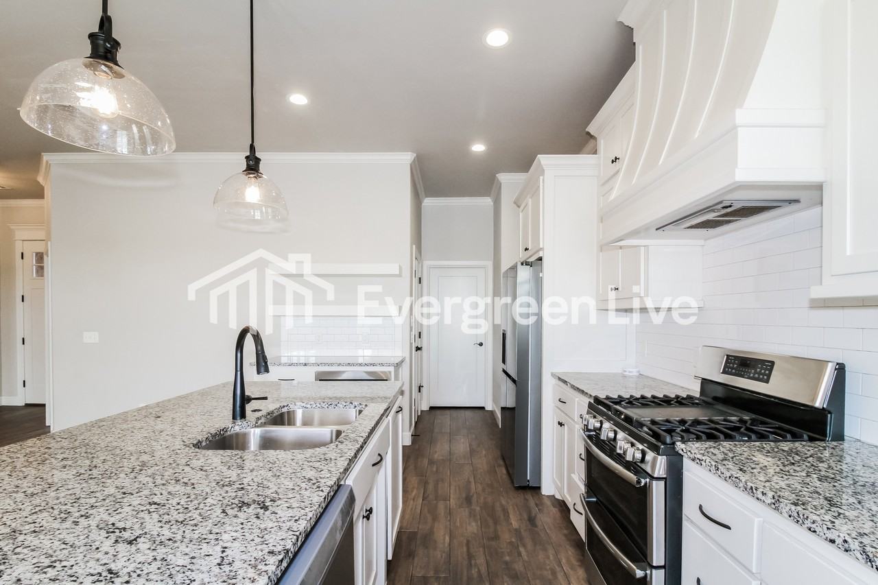 4105 Lambeth St - Photo 7 of 21