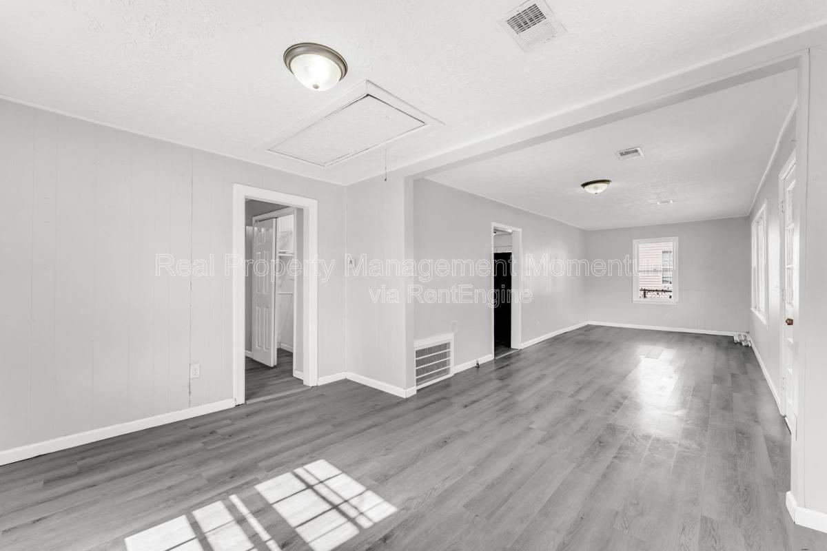 2804 W Washita St - Photo 2 of 10