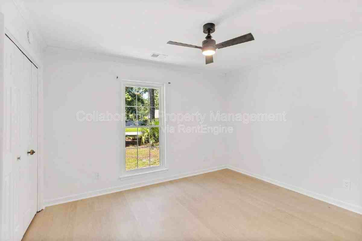 200 Hermitage Dr - Photo 2 of 10