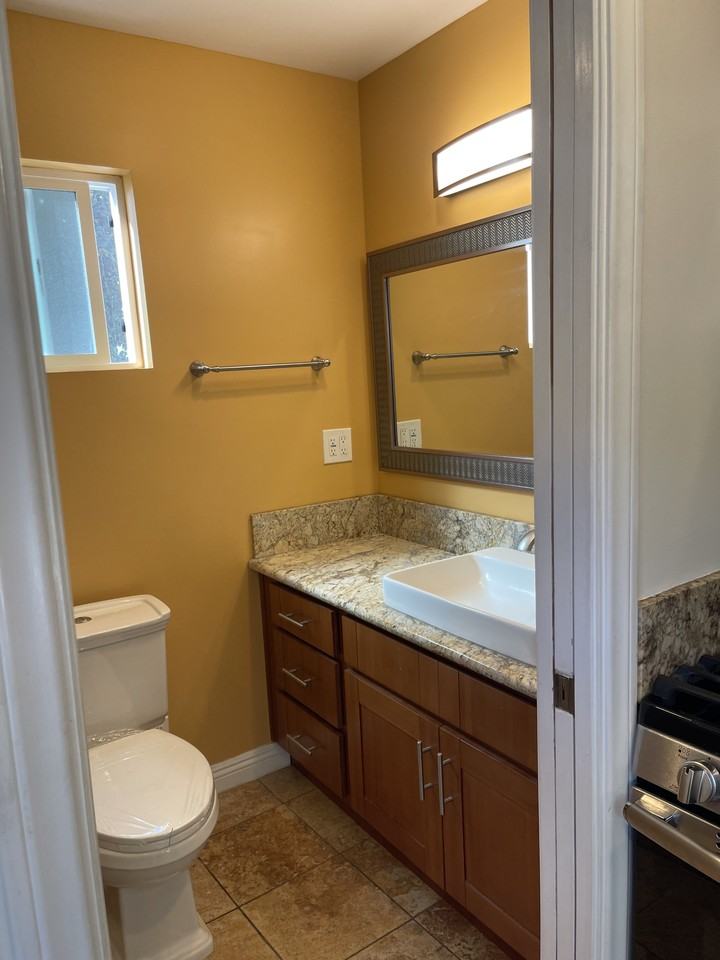 1235 S Adams St #A - Photo 6 of 20