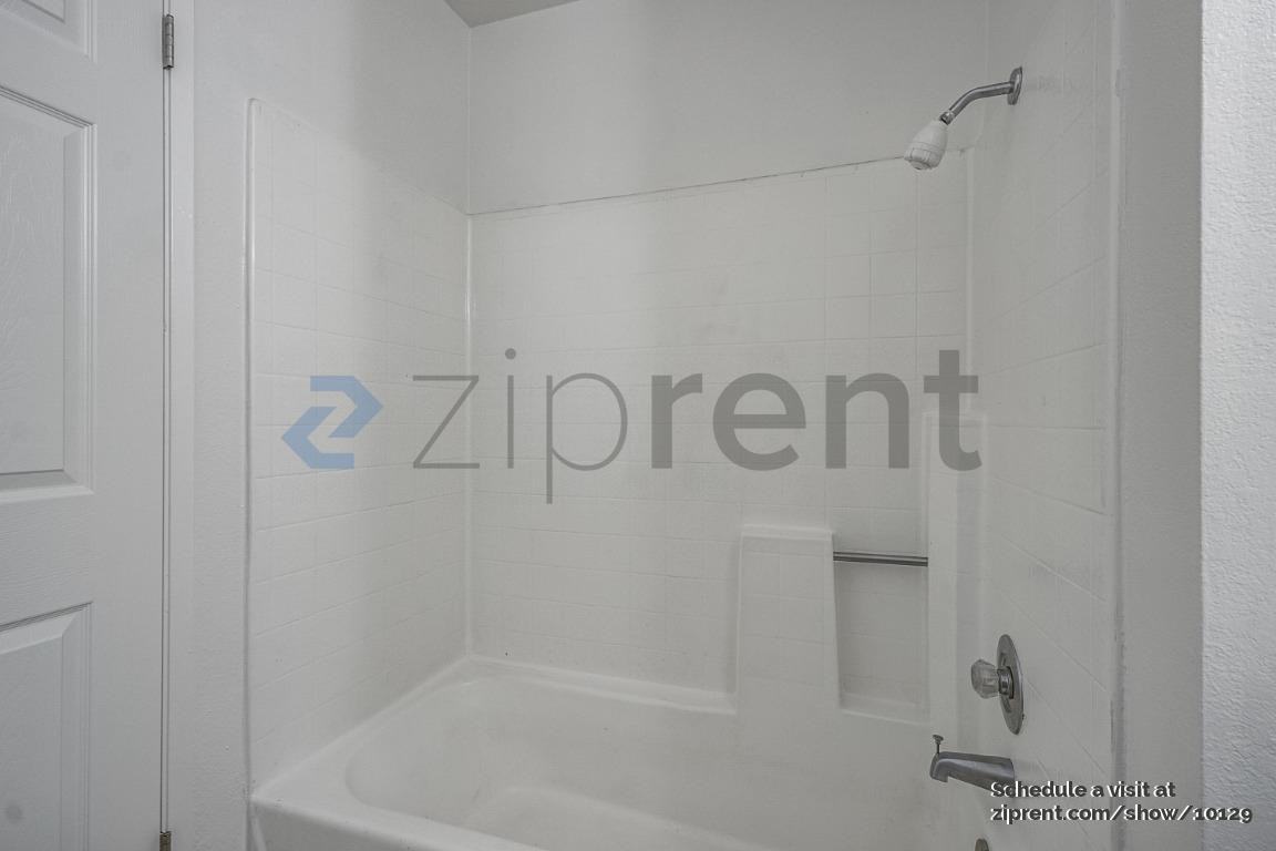 908 Beechwood Cir - Photo 4 of 19