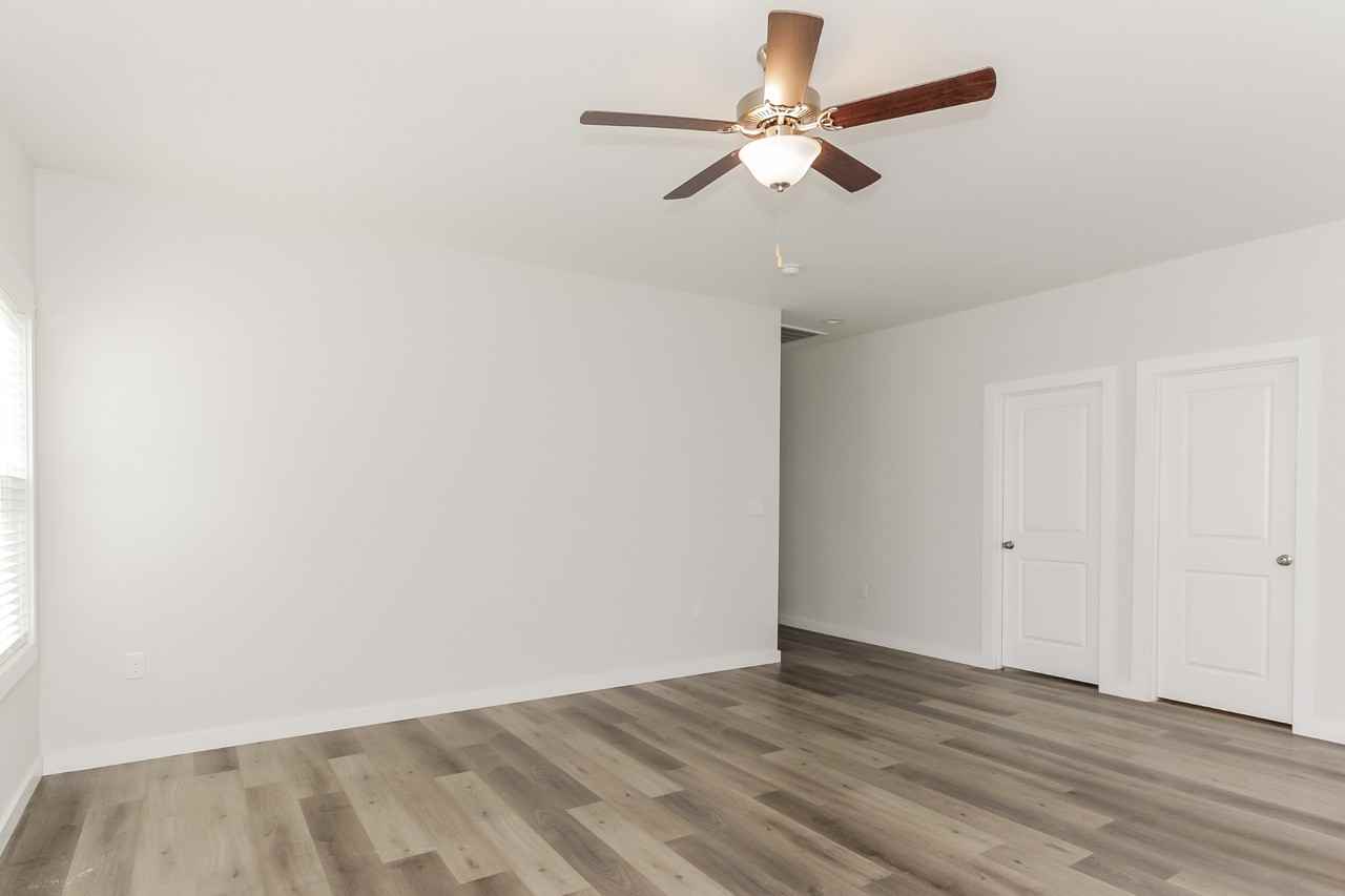 812 Cantwell St - Photo 7 of 15