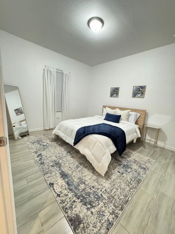 699 W Kaley St - Photo 2 of 17