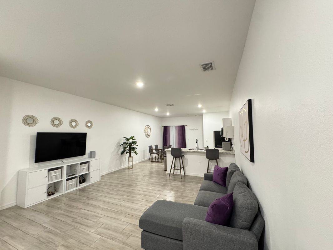 699 W Kaley St - Photo 7 of 17