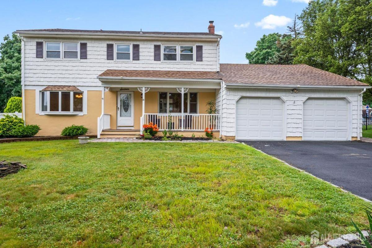 16 London Dr