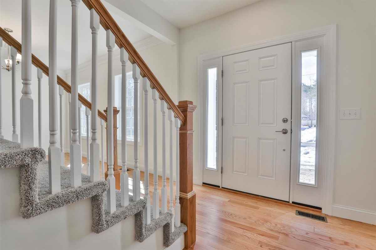 22 Reeds Ferry Way - Photo 6 of 50
