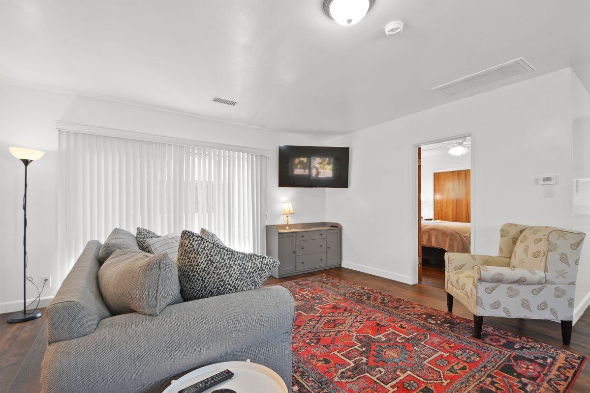 642 W Terrylynn Pl ##A - Photo 4 of 20