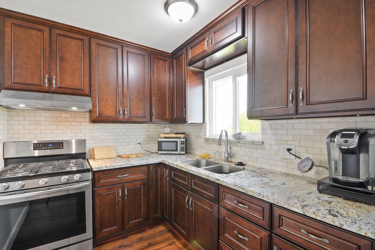 642 W Terrylynn Pl ##A - Photo 5 of 20