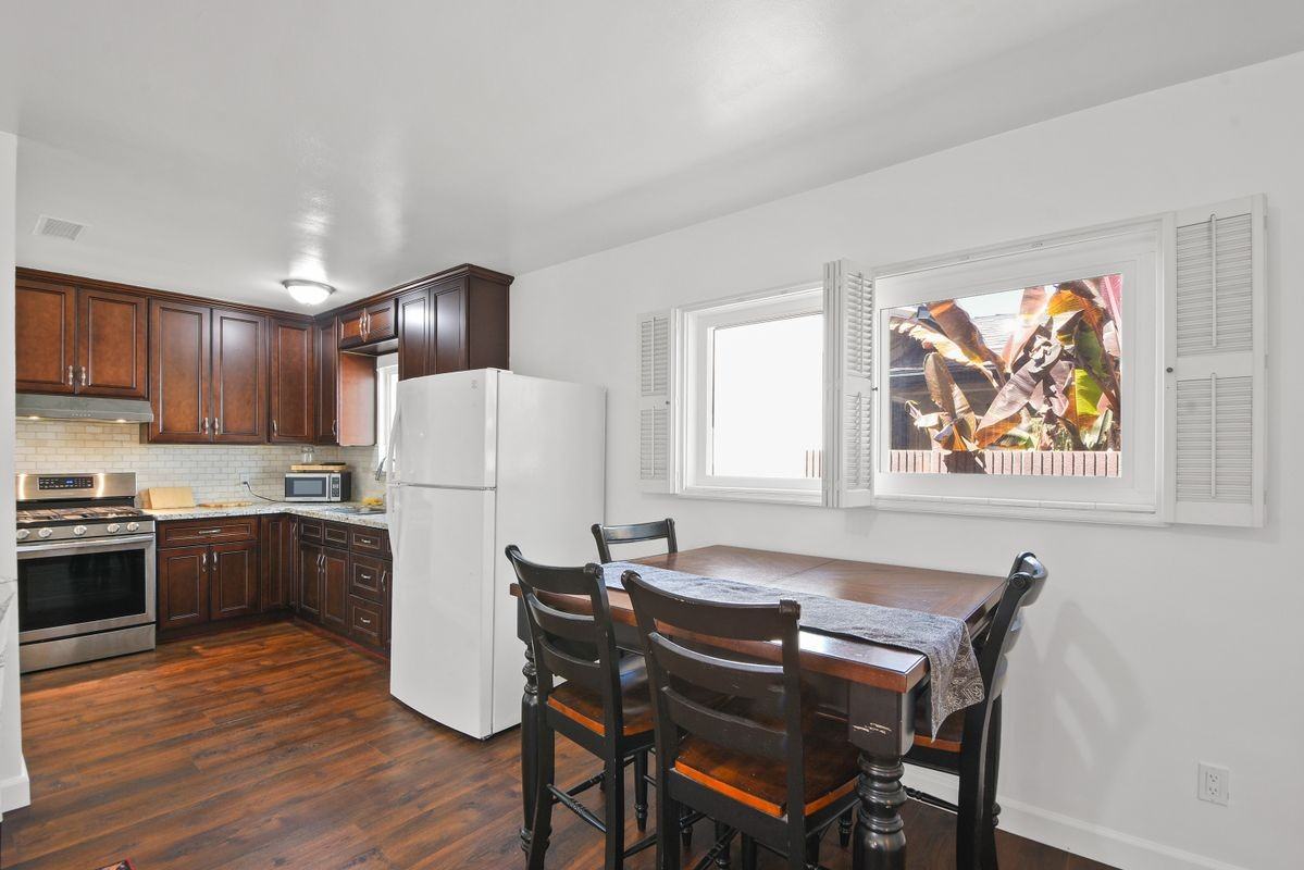 642 W Terrylynn Pl ##A - Photo 6 of 20