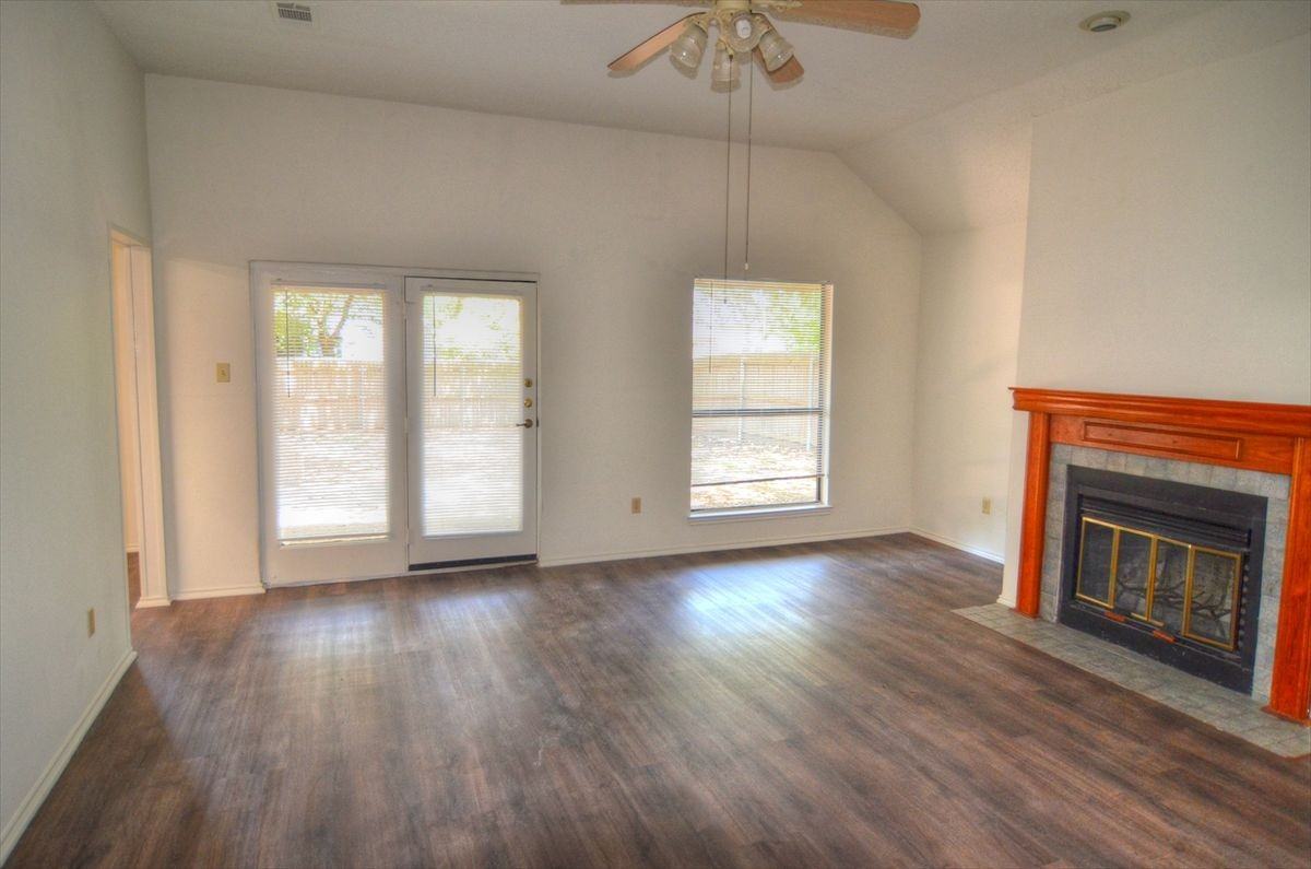 8901 Greentree Dr - Photo 6 of 12
