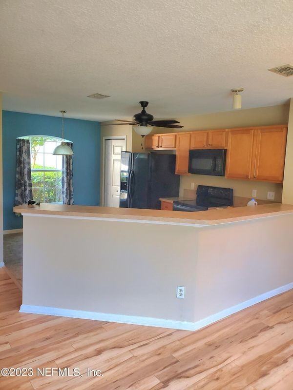 1625 Vineland Cir ##B - Photo 3 of 33
