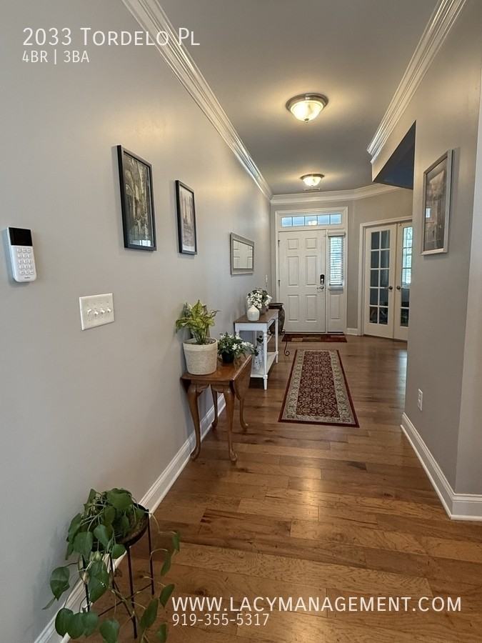 2033 Tordelo Pl - Photo 3 of 38