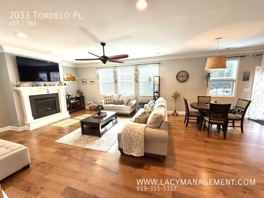 2033 Tordelo Pl - Photo 6 of 38