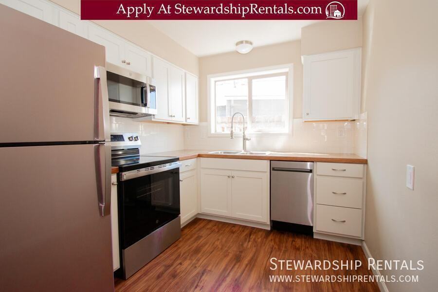 32786 E Pearl St #2 - Photo 2 of 9
