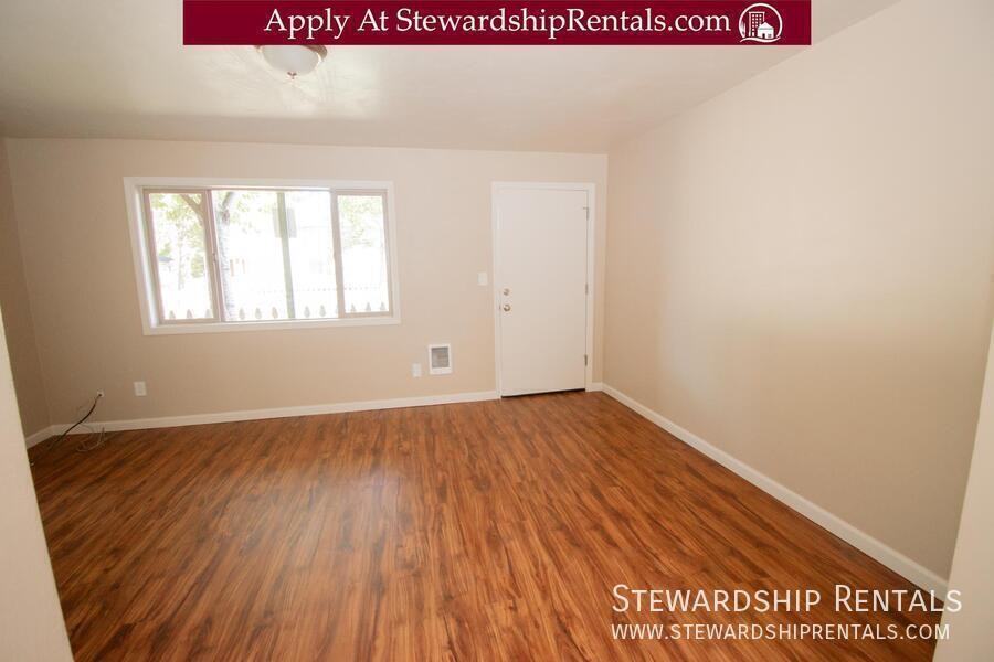 32786 E Pearl St #2 - Photo 3 of 9