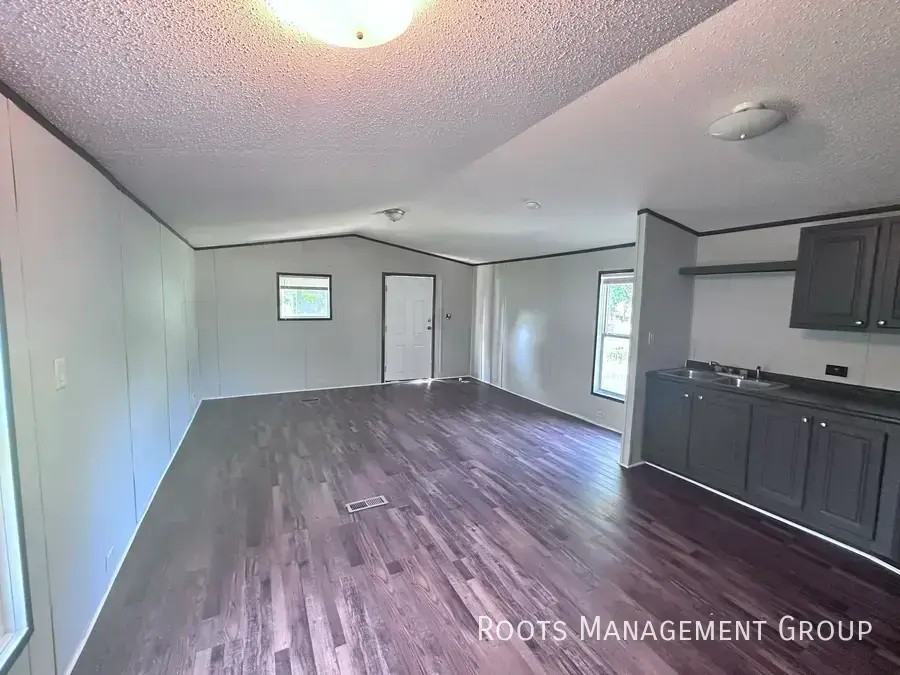 5515 Rivercreek Dr #110 - Photo 3 of 15