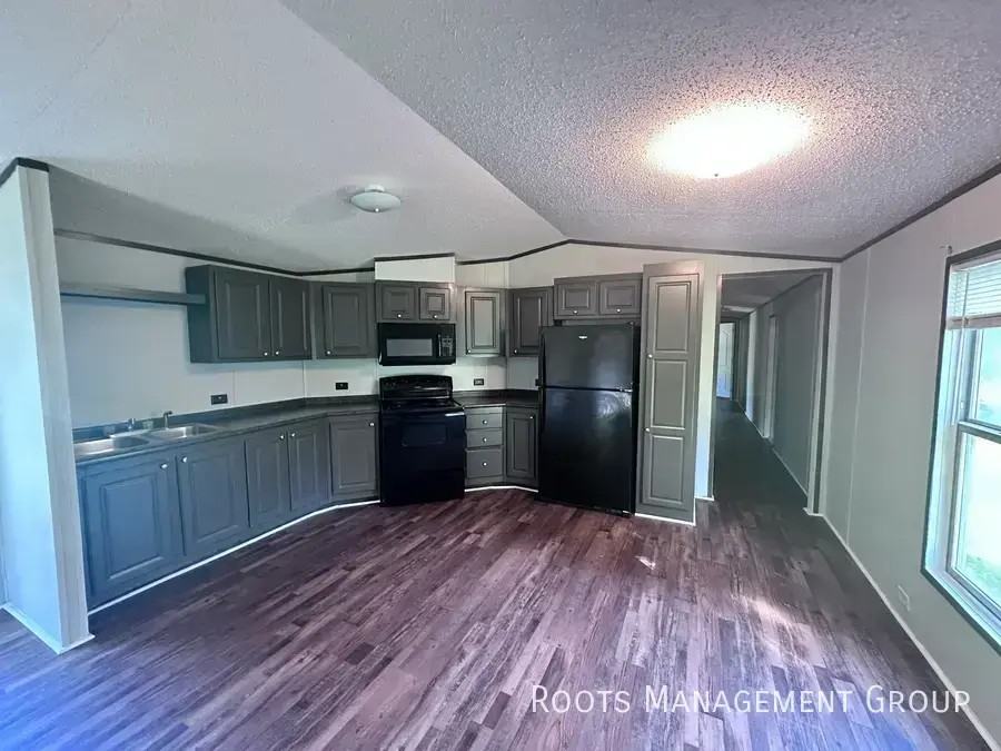 5515 Rivercreek Dr #110 - Photo 5 of 15