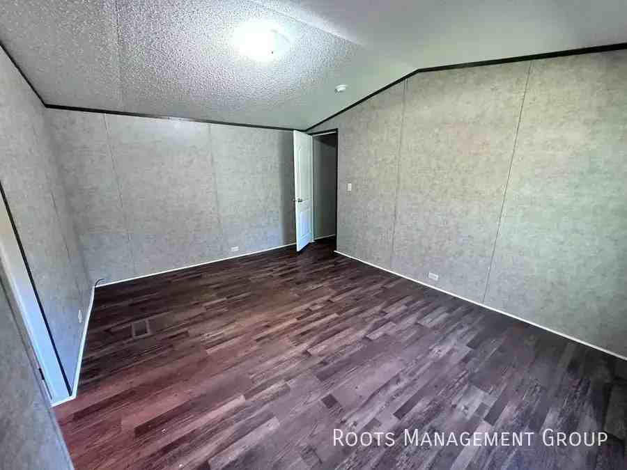 5515 Rivercreek Dr #110 - Photo 6 of 15