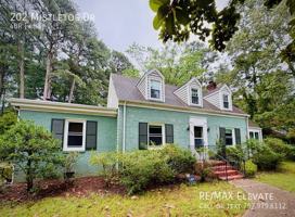 featured image of 202 Mistletoe Dr