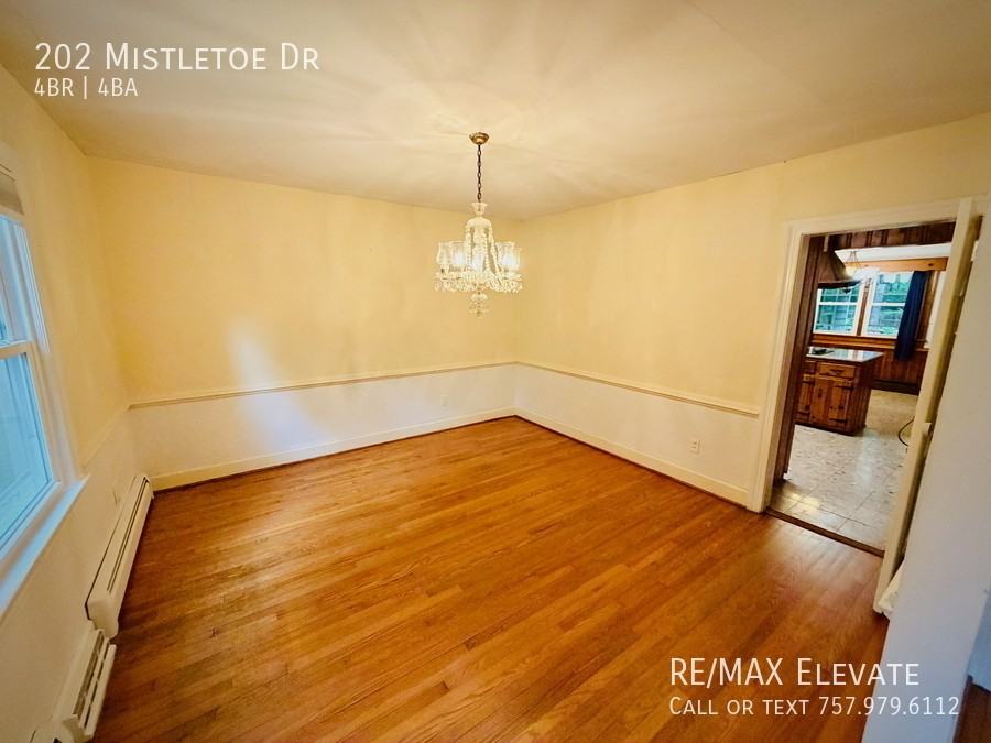 202 Mistletoe Dr - Photo 6 of 22
