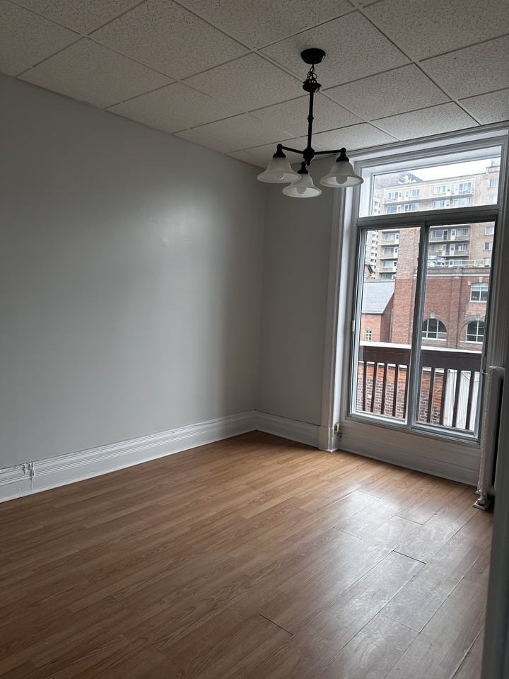 1445 Rue Saint-Marc #6 - Photo 2 of 14
