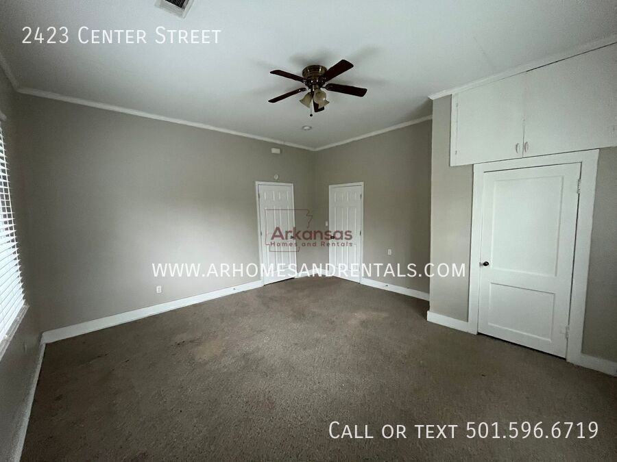 2423 Center St - Photo 7 of 11