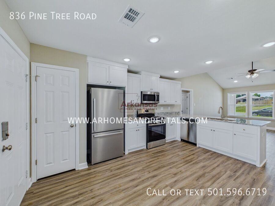 836 Pine Tree Rd - Photo 4 of 20