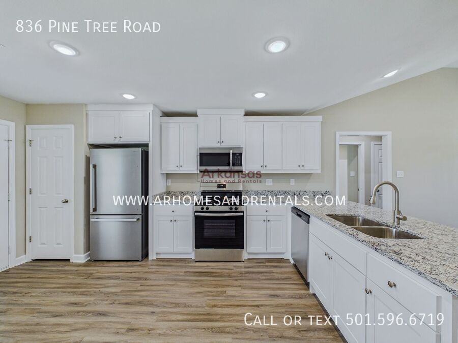 836 Pine Tree Rd - Photo 5 of 20