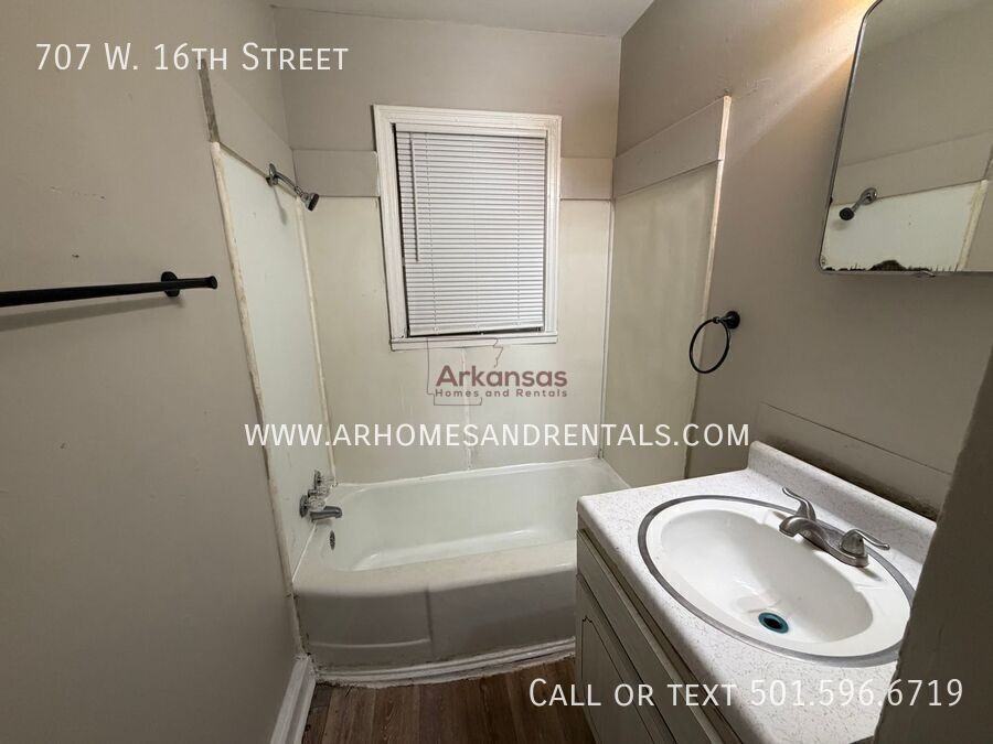 707 W 16th St - Photo 6 of 9