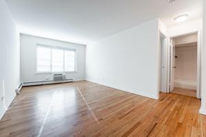 featured image of 540 W Roscoe St #476
