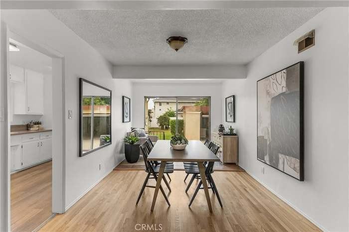 824 Loma Avenue - Photo 5 of 14