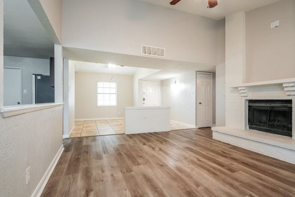 458 Rainier St - Photo 4 of 16