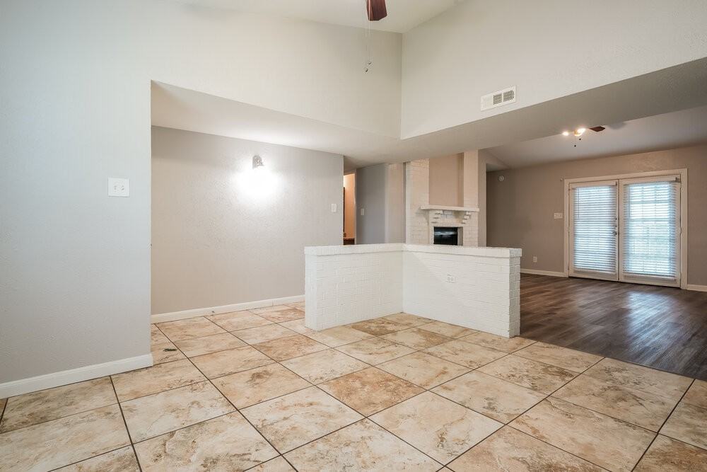 458 Rainier St - Photo 5 of 16