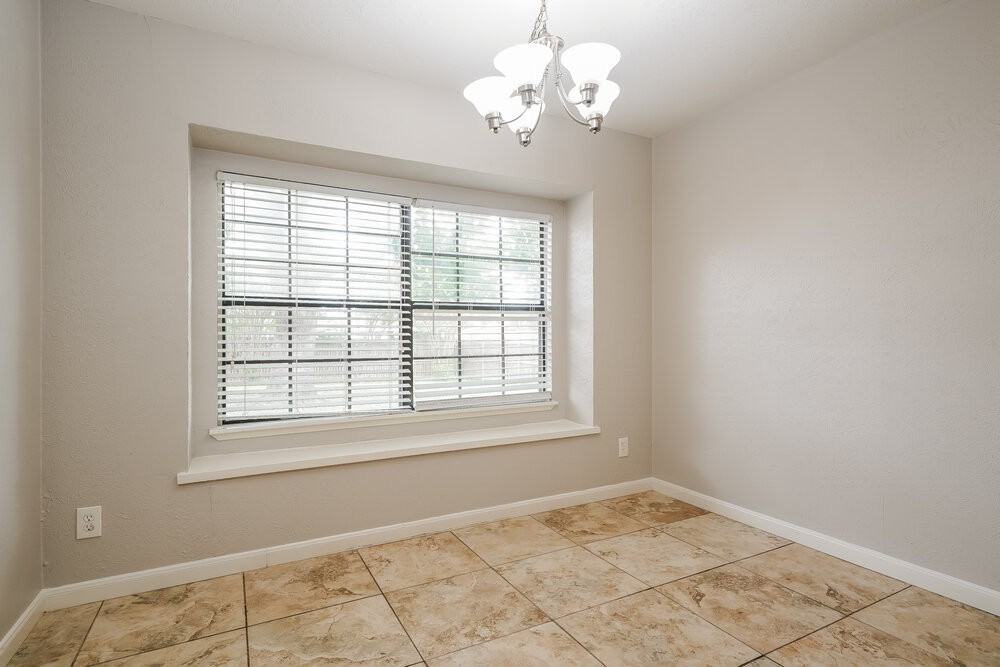 458 Rainier St - Photo 6 of 16