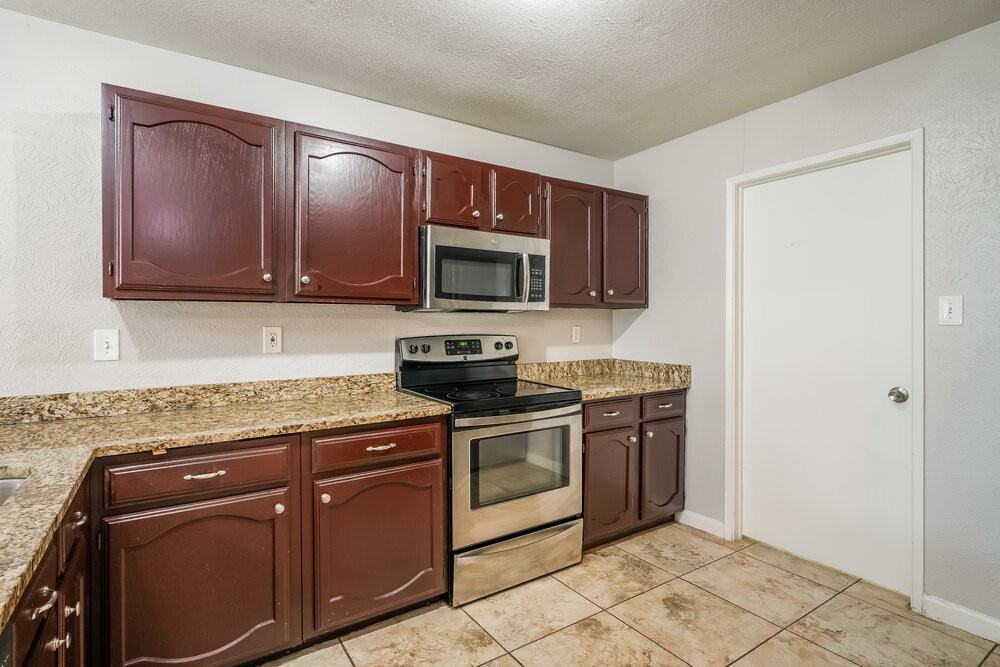 458 Rainier St - Photo 7 of 16