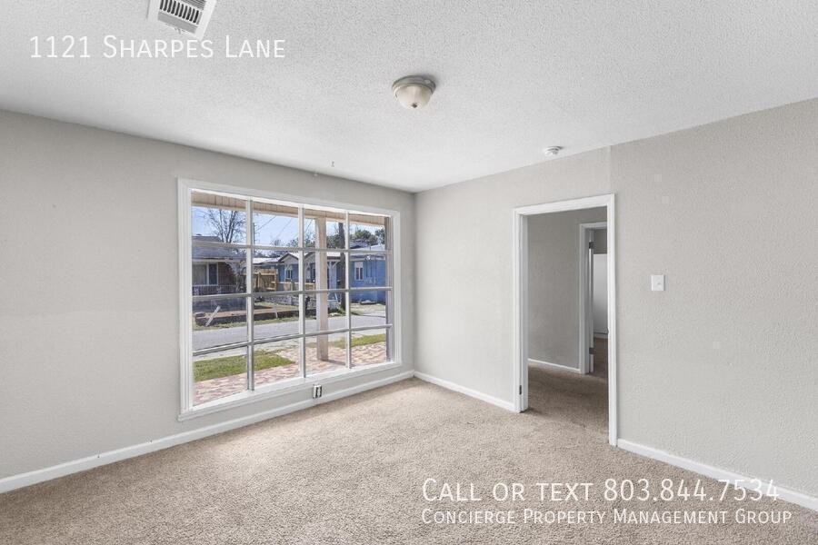 1121 Sharpes Ln - Photo 3 of 17