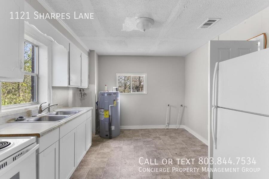 1121 Sharpes Ln - Photo 7 of 17