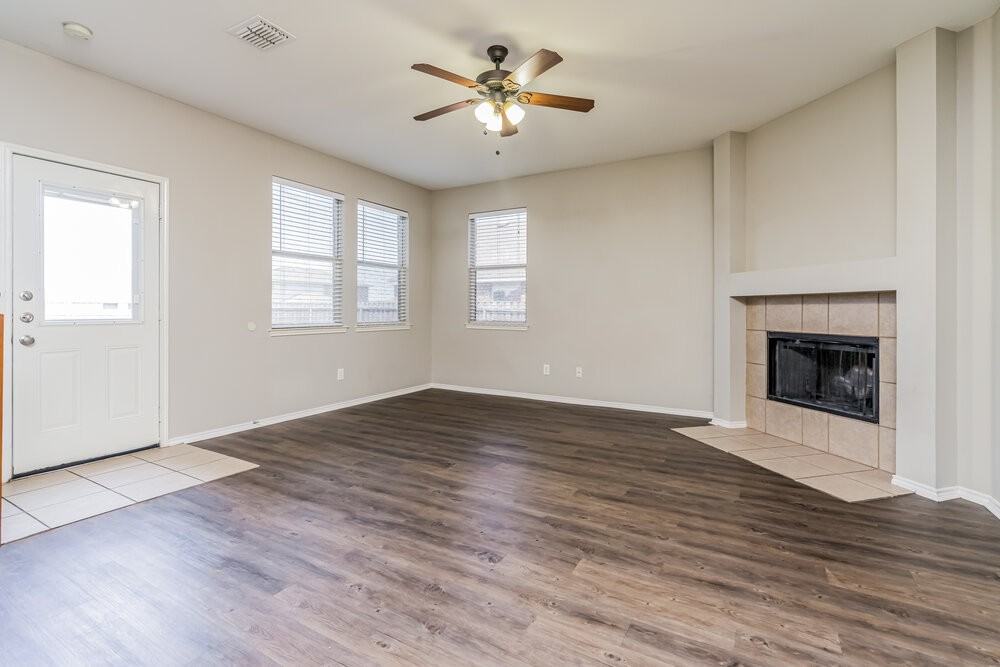 1253 Spring Water Dr - Photo 4 of 17