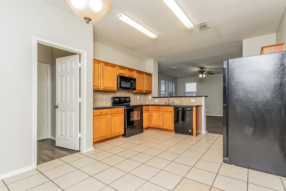 1253 Spring Water Dr - Photo 7 of 17