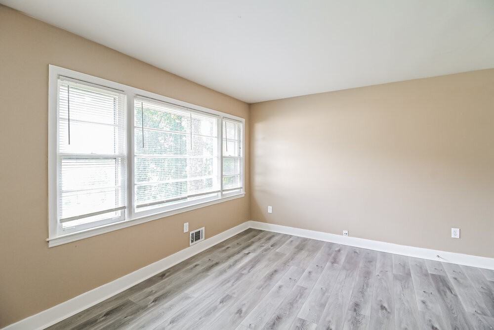 1932 Carla Dr - Photo 5 of 17