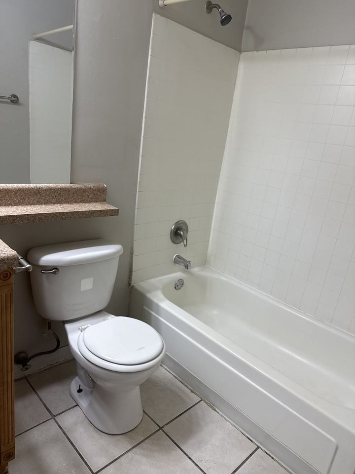1695 Lee Rd #C210 - Photo 7 of 16