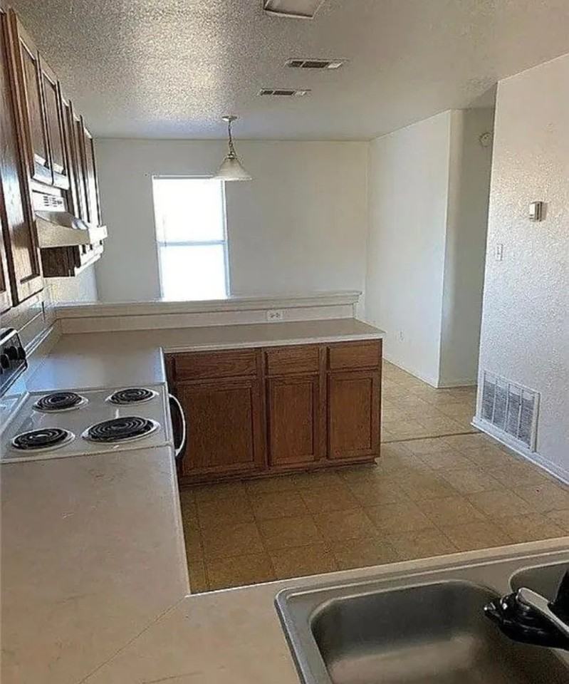 2905 Cantabrian Dr #B - Photo 3 of 8