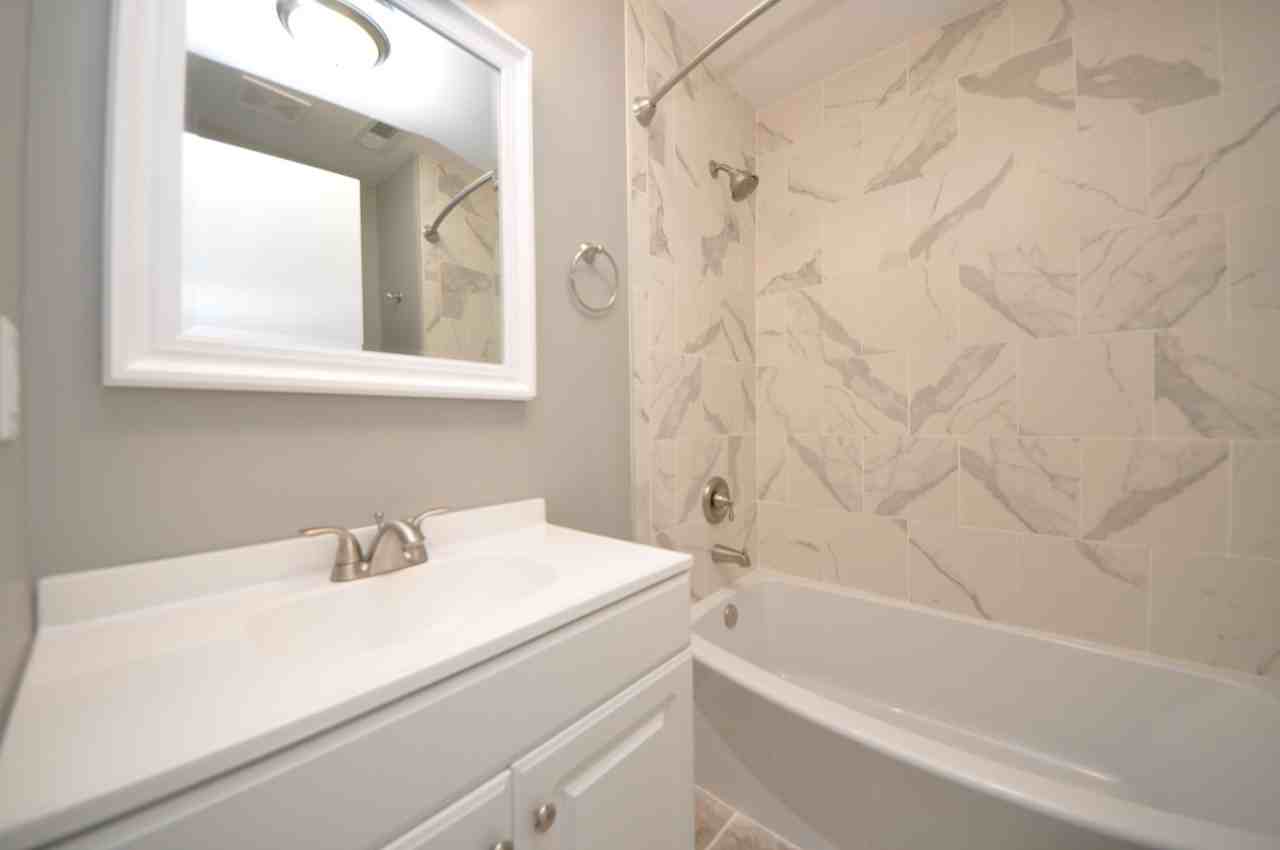 502 S Linn Ave #A - Photo 6 of 8