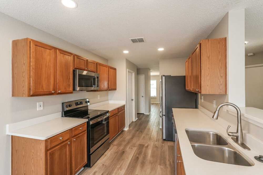 2908 Cottage Ln - Photo 7 of 16