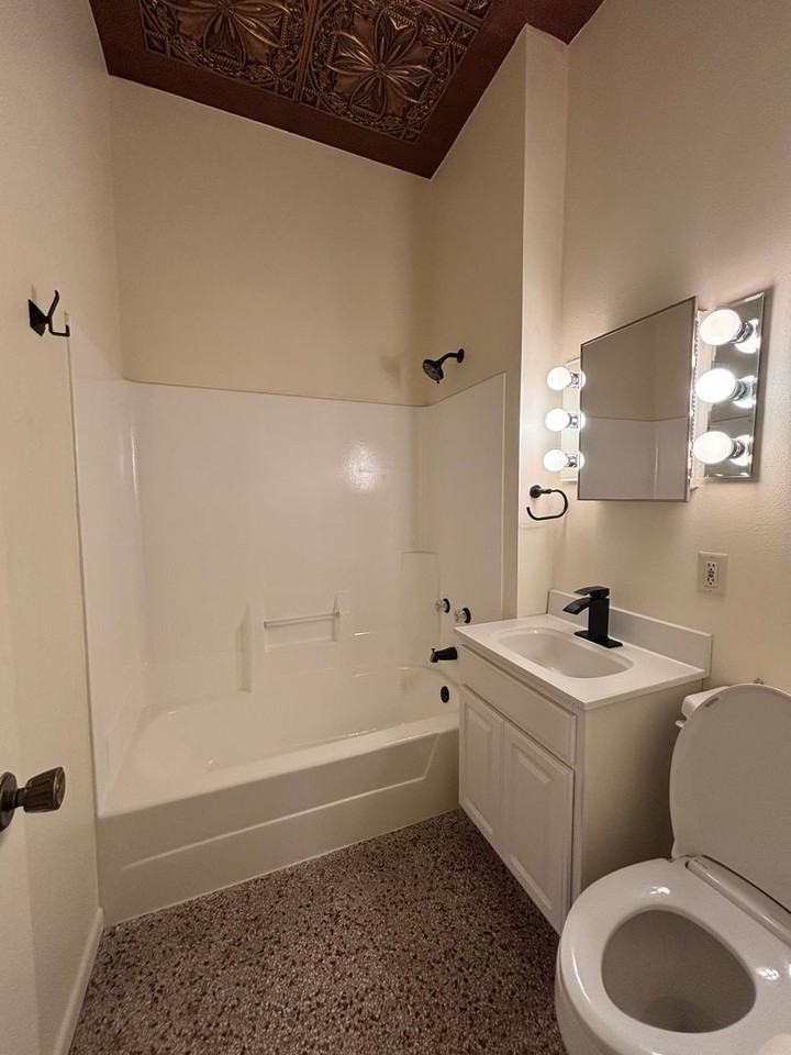 128 S 5th St #MB4 - Photo 3 of 11